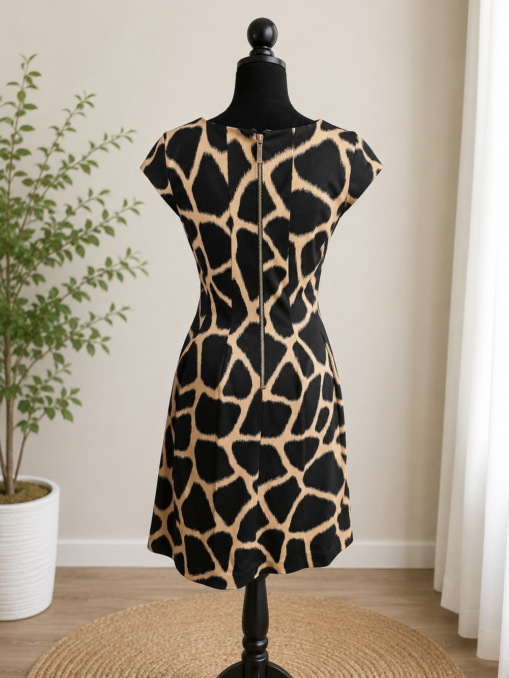 Michael Kors Fit & Flare Dress Size 0 Black Tan Giraffe Print Gold Zip - Picture 2 of 13